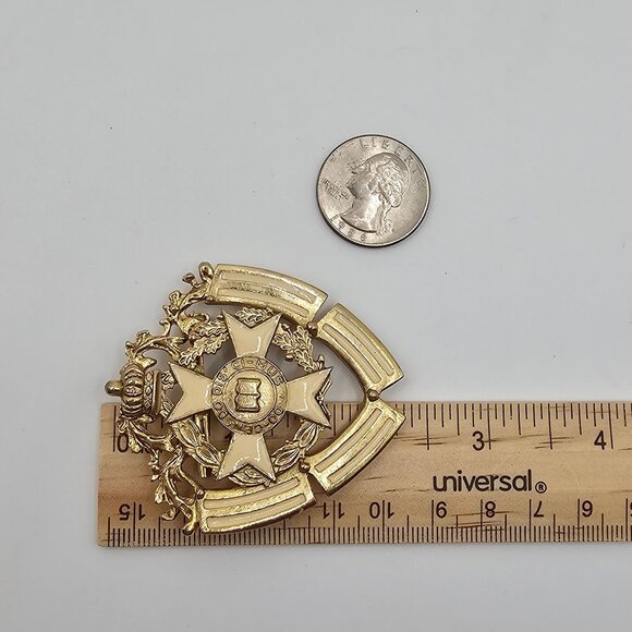VTG Brooch Pin Masonic Lodge Do Cen' D Co-Mus Gold Tone Crest Cross Shield - Picture 11 of 14